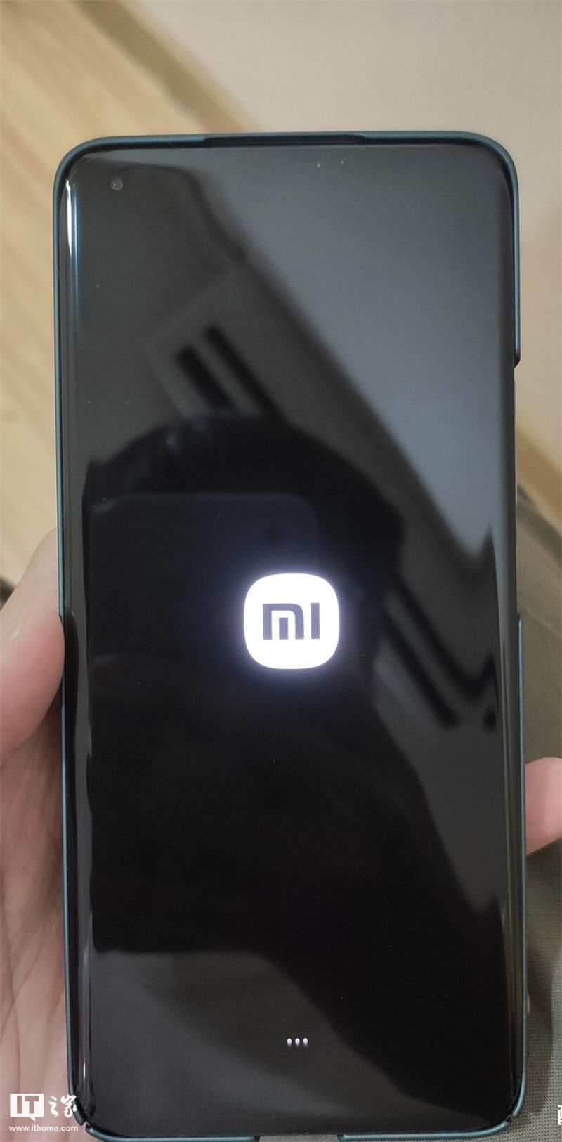 New boot animation and Mi Logo