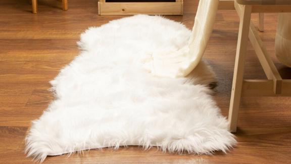 Dominick Handmade Shag White Area Rug 