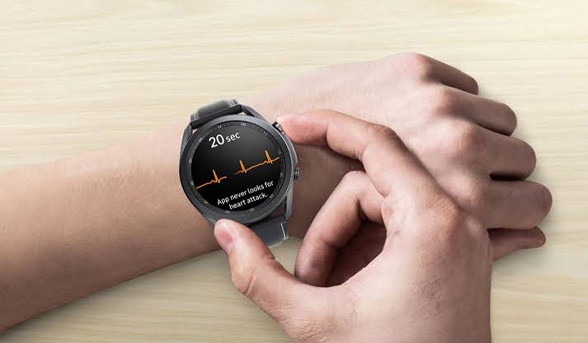 how to enable ECG and blood pressure features on the Samsung Galaxy Watch 4