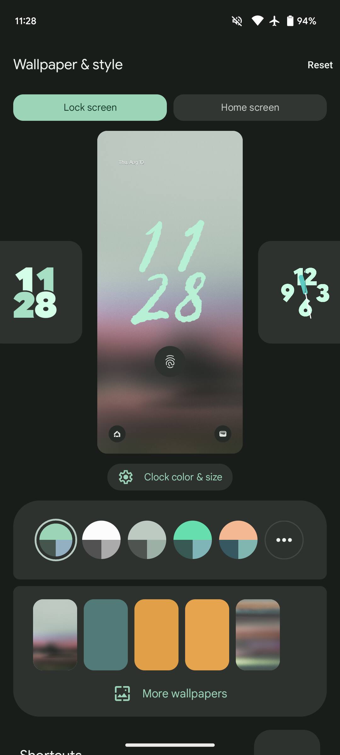 Android 14 beta 5 tweaks the lockscreen clock