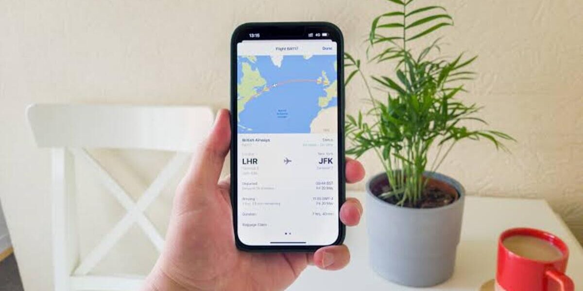 How To Track Flights Using Your Phone
